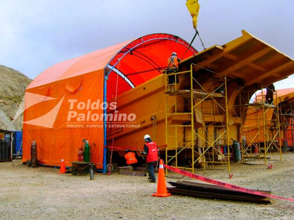 Carpa cochera para maquinaria